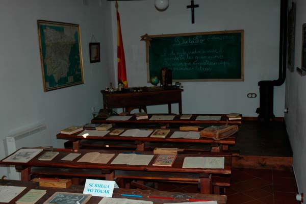 Interior de esta escuela museo de Tielmes